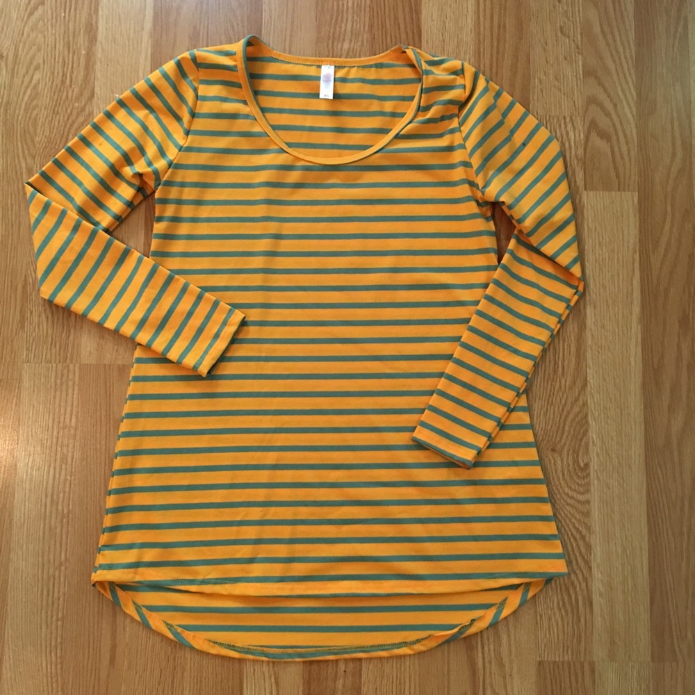 Bright and fun LuLaRoe Lynnae